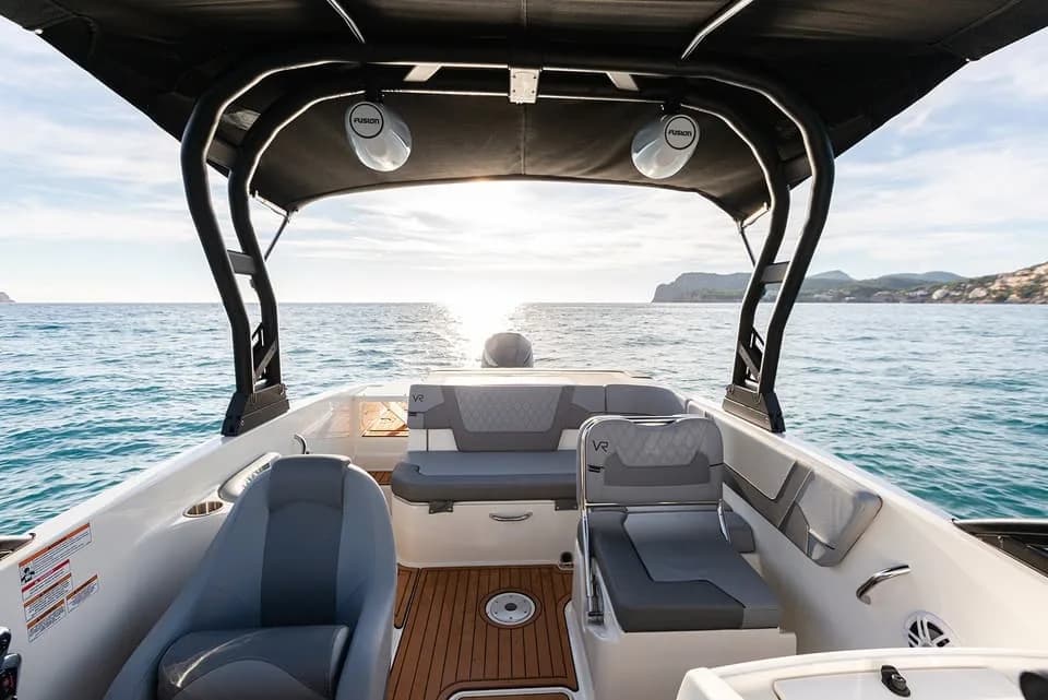 Bayliner VR6 – Bild 2 von 8 (Platzhalter)